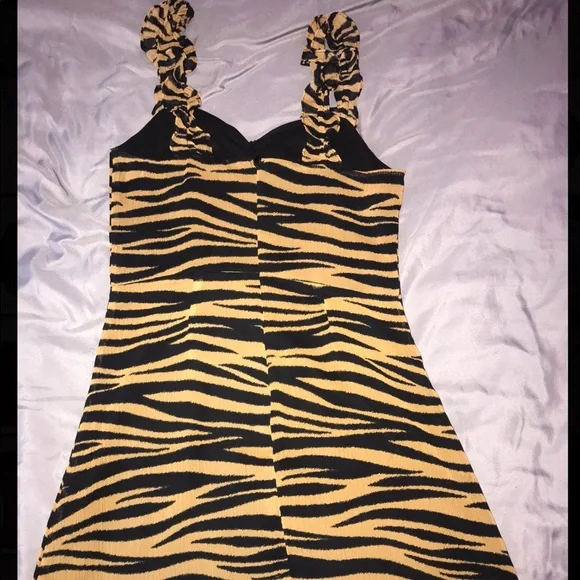 All in Favor dress size XS - Picture 2 of 3